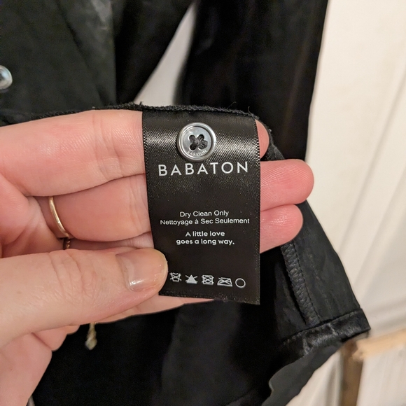 Aritzia / Babaton black blouse with white piping - Picture 7 of 8